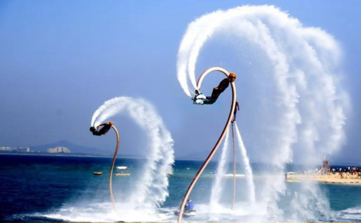 通用舞臺承建藍騎士水運動中心演藝舞臺機械、燈光及舞臺幕布建設