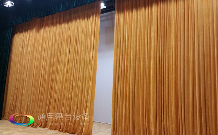 大幕類型、開啟方式！泰州舞臺大幕廠家——通用舞臺幕布，主要用于演出開始、結(jié)束的舞臺啟閉,有時也用作場幕使用