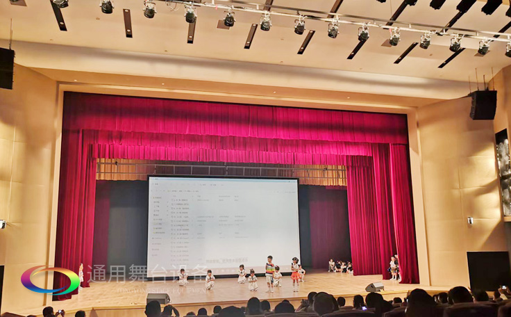 南京某戲劇院對開阻燃幕布、舞臺音響、燈光吊桿項目完工及試運營