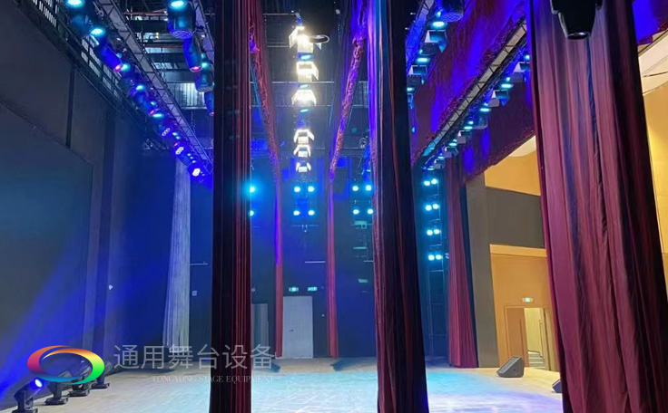 專業(yè)●專注●專心 供應(yīng)舞臺(tái)機(jī)械、舞臺(tái)阻燃幕布、舞臺(tái)燈光影響等相關(guān)產(chǎn)品，用心服務(wù)顧客！