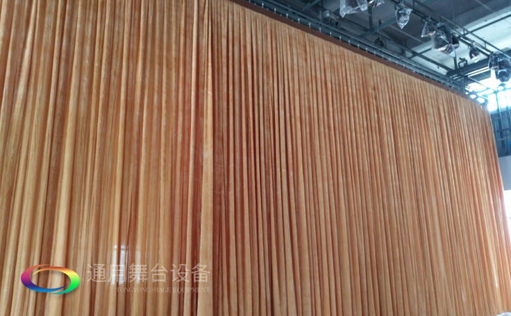 舞臺阻燃幕布在設(shè)施設(shè)備安裝、拆裝舞臺（包括裝臺、拆臺）以及系統(tǒng)調(diào)試、運行等操作規(guī)程