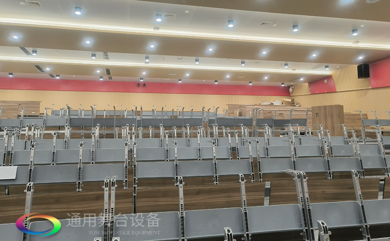 高顏值+實力派！通用舞臺幕布成功打造某中學(xué)智慧化多功能報告廳項目